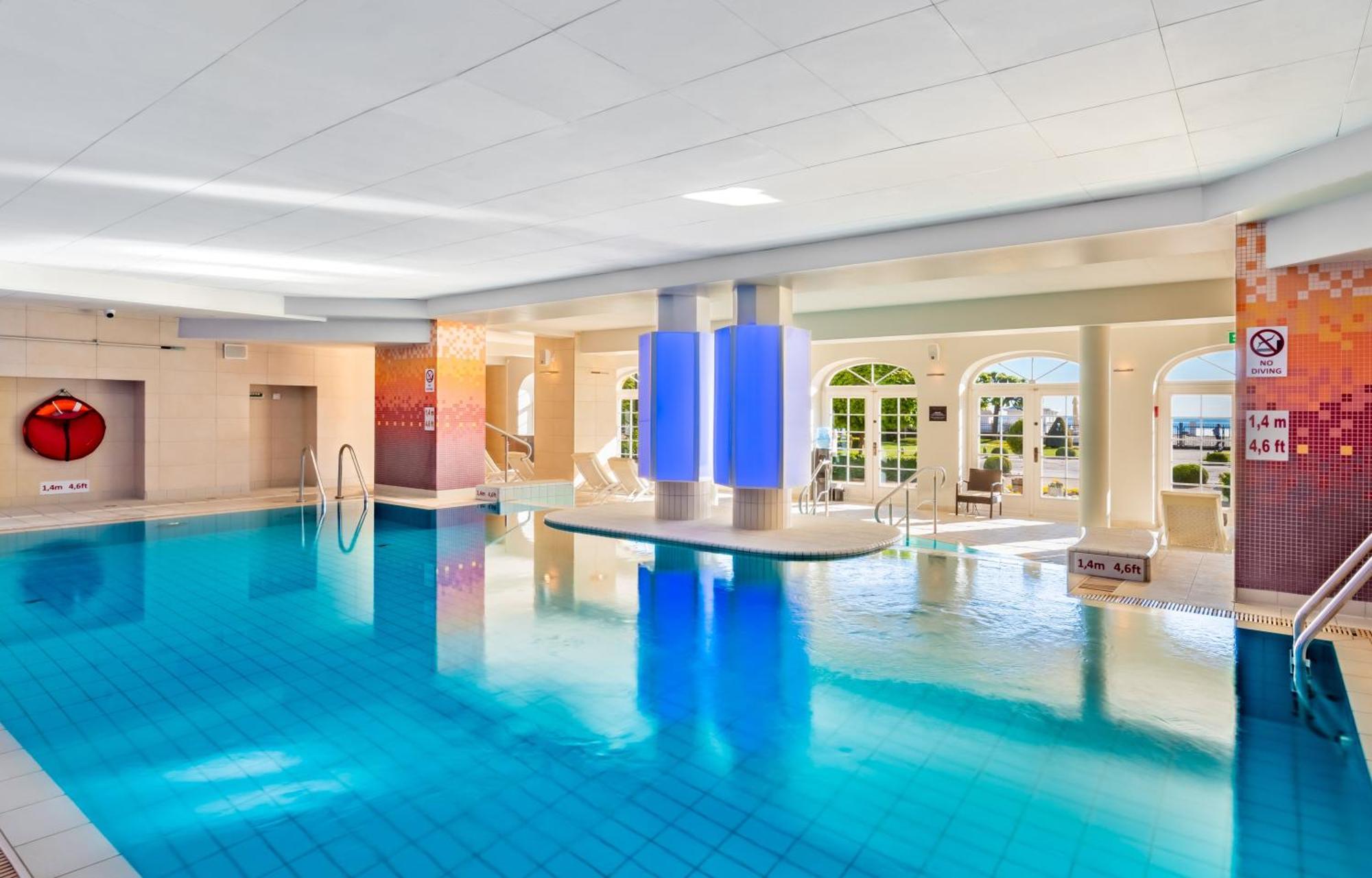 فندق سوفيتل غراند سوبوت المظهر الخارجي الصورة The swimming pool at the hotel